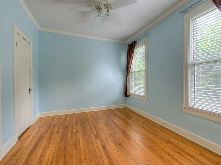 720 Sparks Ave — Photo 13