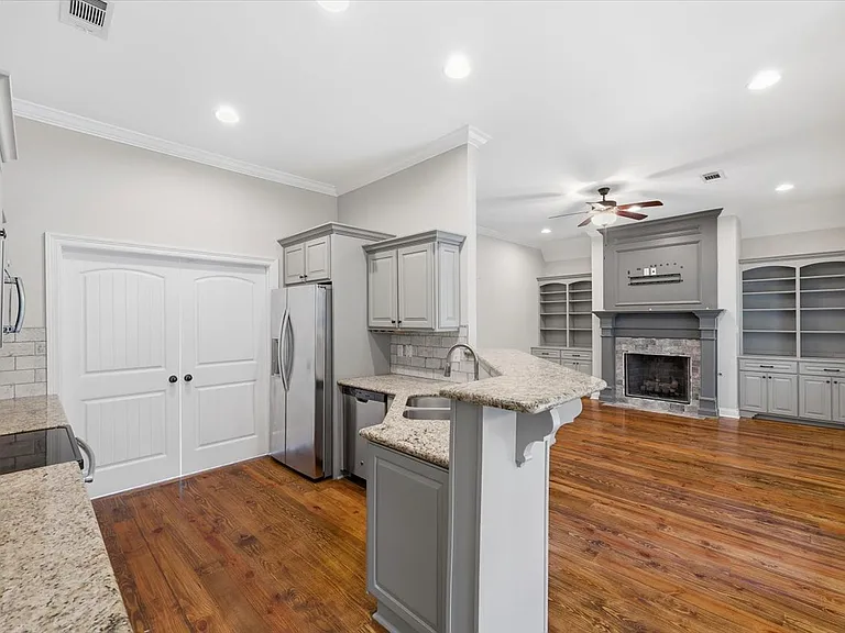 917 Willow Grande Cir — Photo 11
