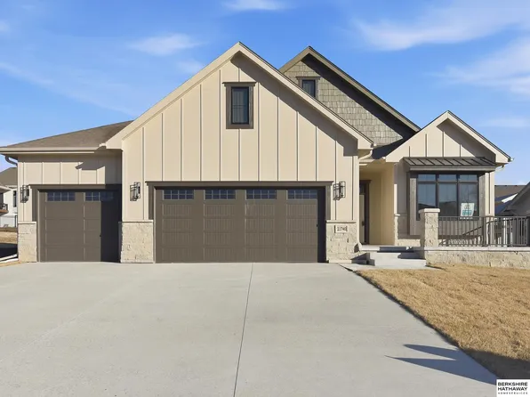21740 G St, Elkhorn, NE 68022