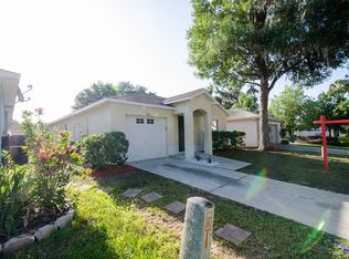 1521 Marsh Wood Dr, Seffner, FL 33584