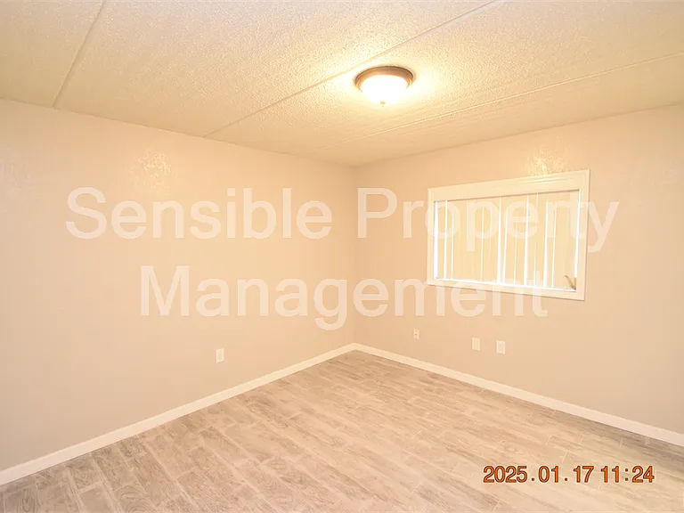 306 Danube Ave #2 — Photo 12