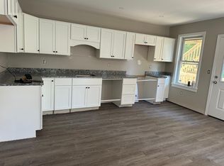 5 Pine St #2B, Northfield, MA 01360