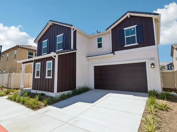 717 Kingbird Loop, Oceanside, CA 92058