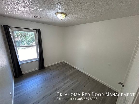2nd image of 734 S Glen Ln