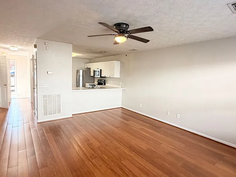 1477 N Donahue Dr #2106 — Photo 6