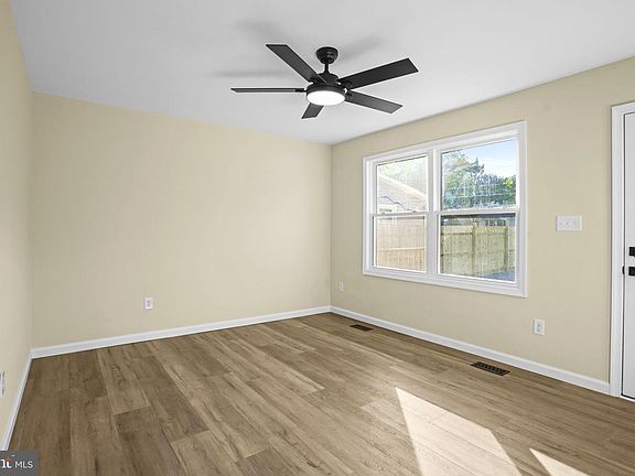 5th image of 26412 Hillendale Rd