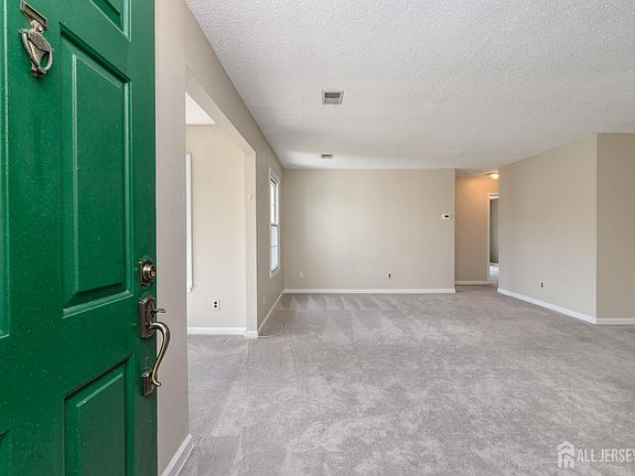 4th image of 48 Frontier Way