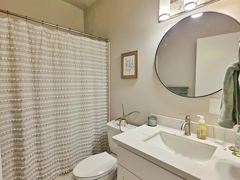 2110 N Oakes St #1 — Photo 9