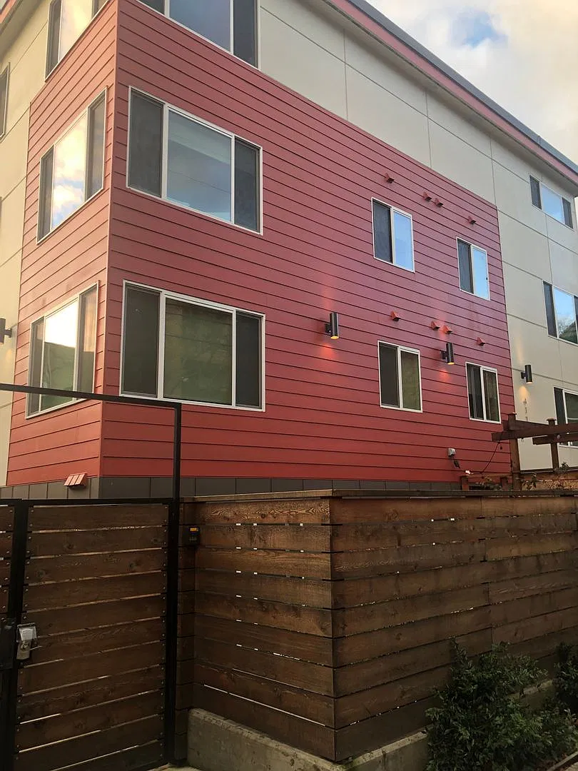 411 Harvard Ave East — Photo 3