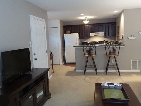 4th image of 144 Driftwood Ct #288