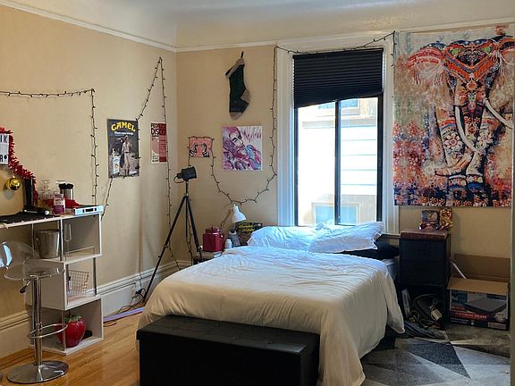 5th image of 736 Green St #736