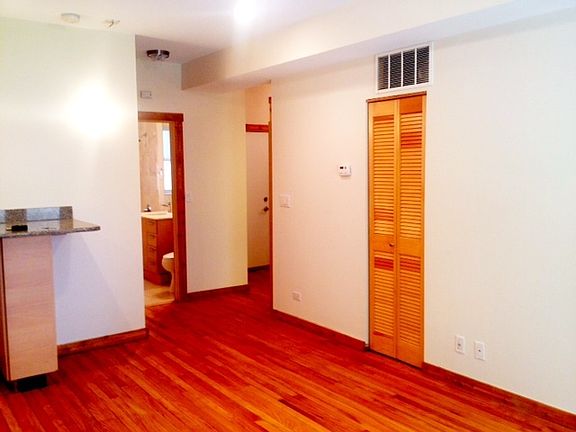 5th image of 1338 W Estes Ave #1/21N