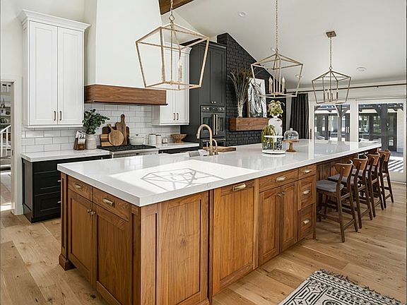 5th image of 835 E Canyon Breeze Ln