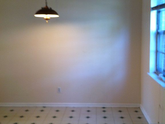 3rd image of 1002 Willow Dr