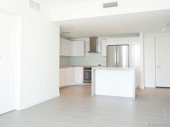 3rd image of 1600 NE 1st Ave #D1
