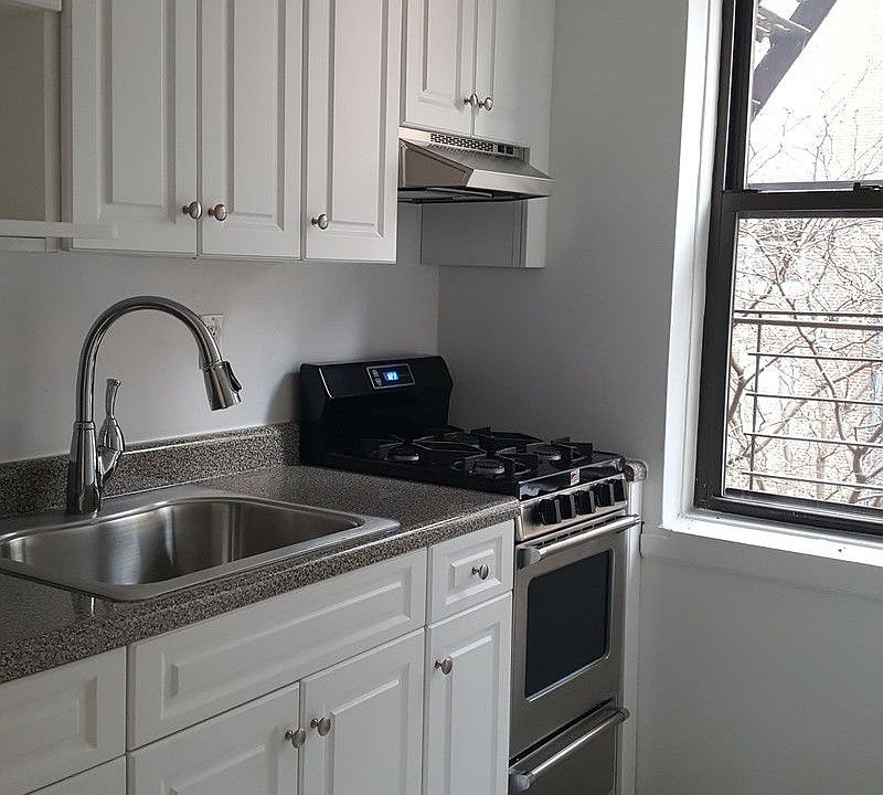 1st image of 330 W 55th St APT 5K