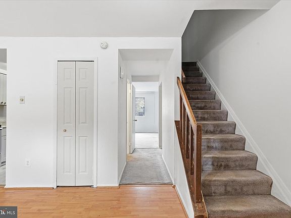 4th image of 7038 Knighthood Ln