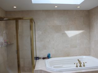 127 Highgate Ter, Bergenfield, NJ 07621