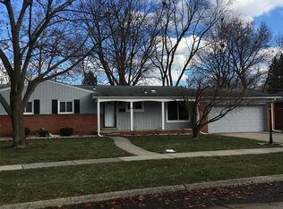 16912 Surrey St, Livonia, MI 48154