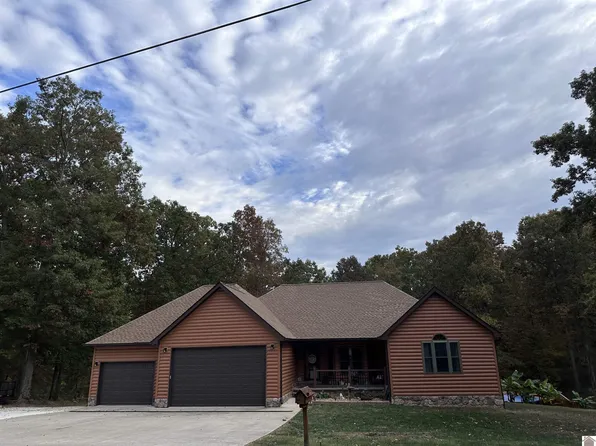 41 Oak Ridge Dr, Benton, KY 42025
