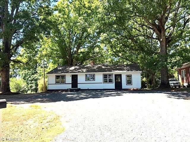 1st image of 3604 Hemlock Dr