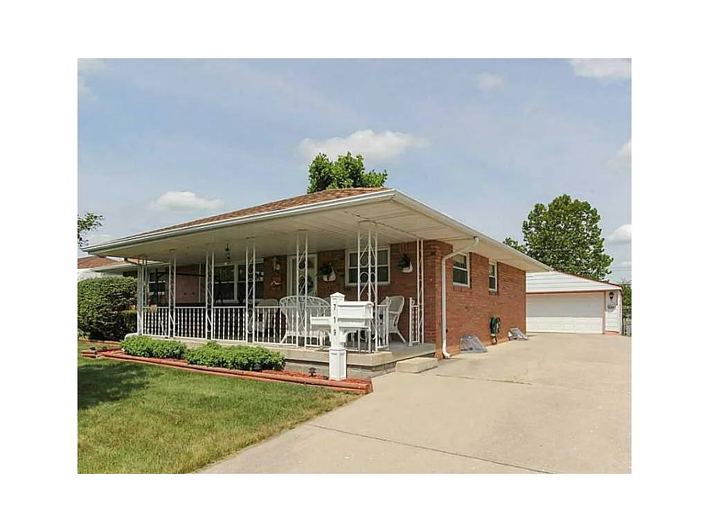 719 Killian Dr photo 1