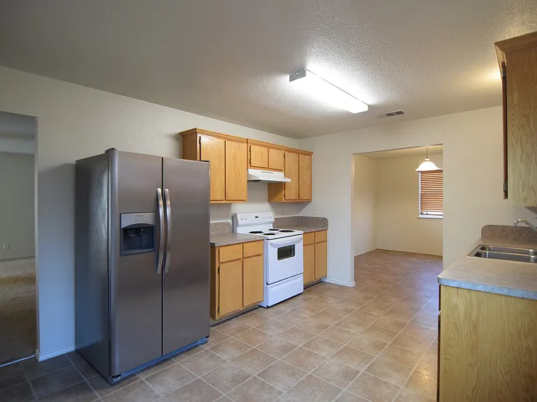 3401 Lorena Dr — Photo 4