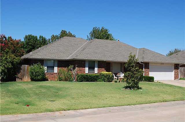 1st image of 1329 SW 109th Pl