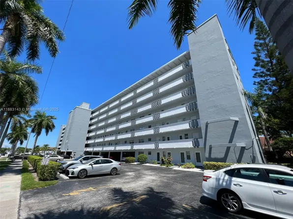 1000 NE 14th Ave APT 207, Hallandale Beach, FL 33009