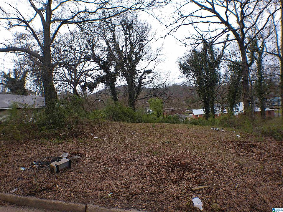 2nd image of 2409 Moore Ave #4
