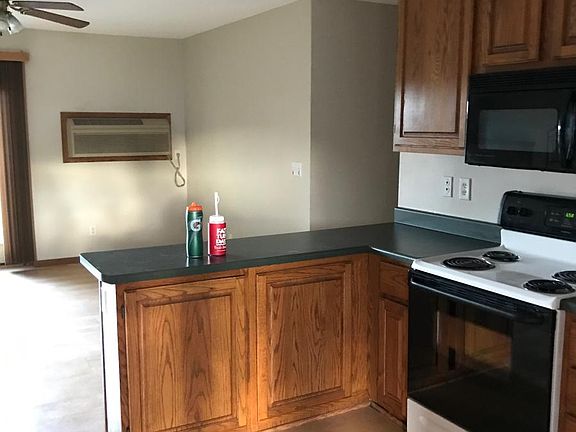 3rd image of 522 Iris Ave