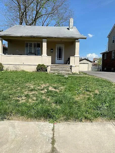 448 Hilltonia Ave photo 1