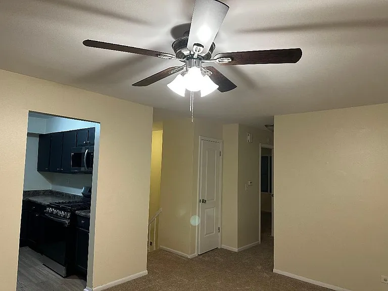 Walnut Cir — Photo 8