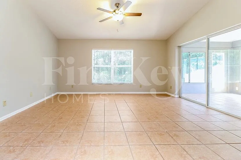 3 bed, 2.0 bath, 1672 sqft, $2,685 — Photo 4
