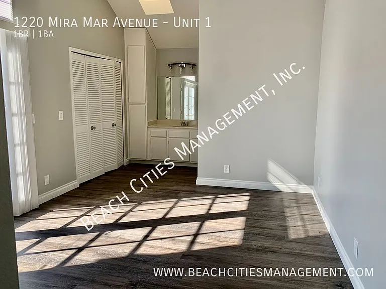 1220 Mira Mar Ave #1 — Photo 23
