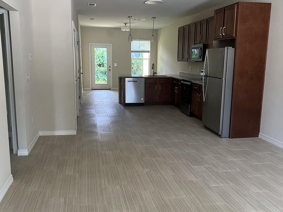 1st image of 717 N Park Blvd #A