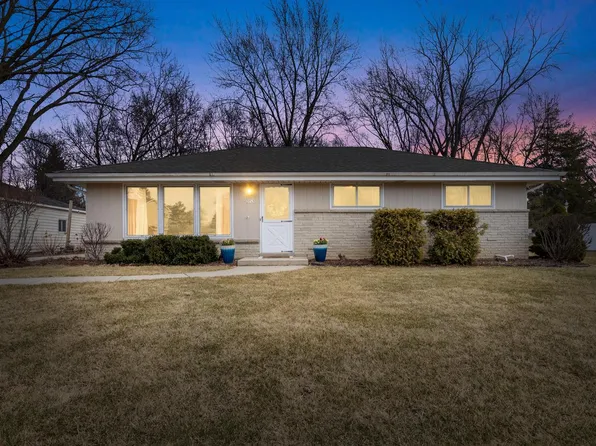 3715 West Acre AVENUE, Franklin, WI 53132