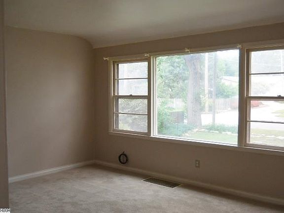 3rd image of 506 W 19th Ave