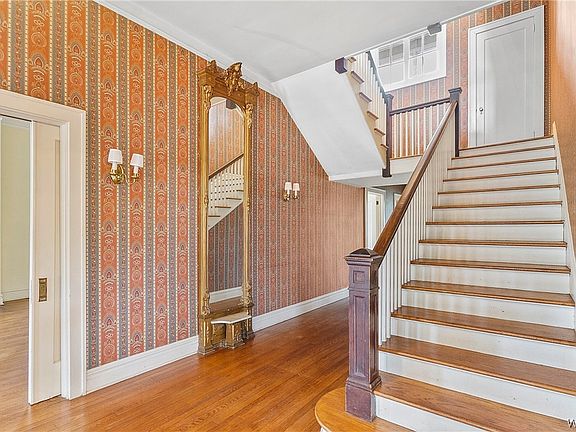 5th image of 1611 Dearing Pl