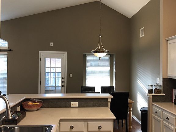 5th image of 2108 Huxley Ln