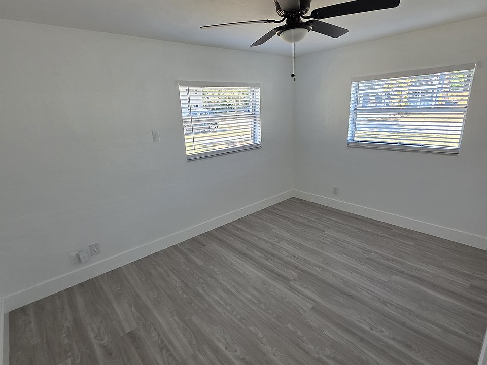 1st image of 1407 College Park Ln #B