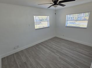 1407 College Park Ln #B, Tampa, FL 33612