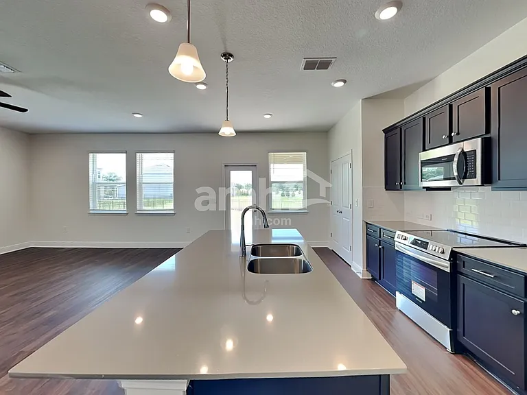 14632 Cedar Mill Dr — Photo 3