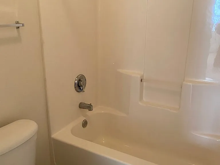 Old Orchard Apartments — Photo 48