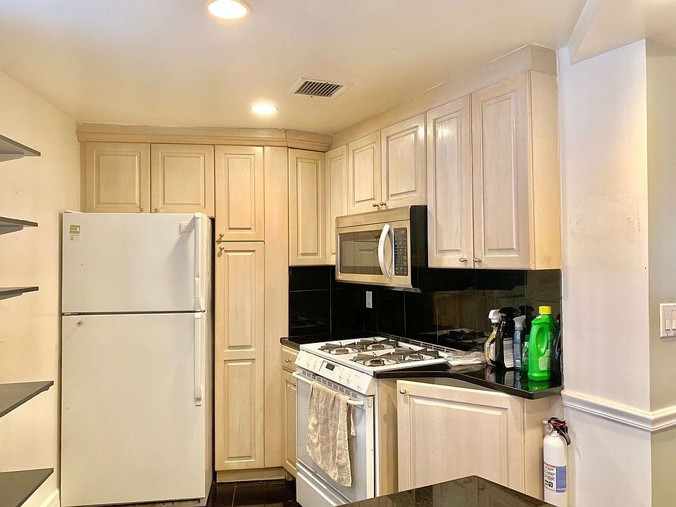 1st image of 3112 45th St APT 1