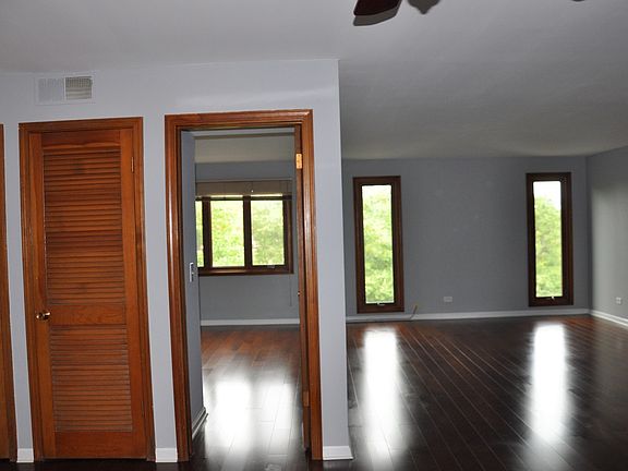 4th image of 1551 Ashland Ave APT 405