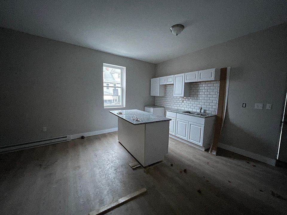 2nd image of 401 Cedar Ave #2