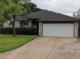 4129 Scotland Dr, Grand Prairie, TX 75052