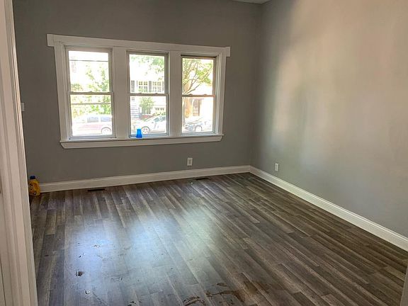 5th image of 1021 W Wellington Ave APT 1