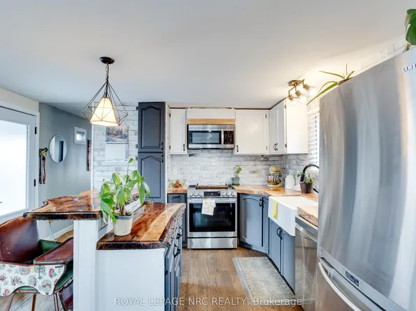 241 Saint Paul St W #297, Saint Catharines, ON L2S 2E5